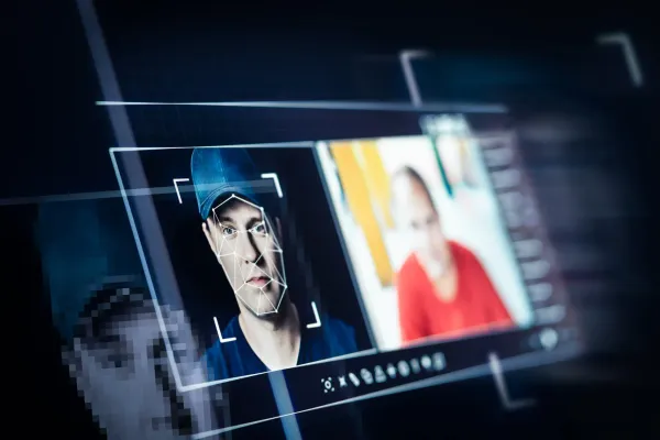 Falsos anúncios de ferramentas de vídeos de IA em redes sociais espalham malware
